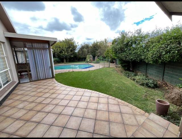 4 BEDROOM HOUSE FOR SALE IN GREENHILLS